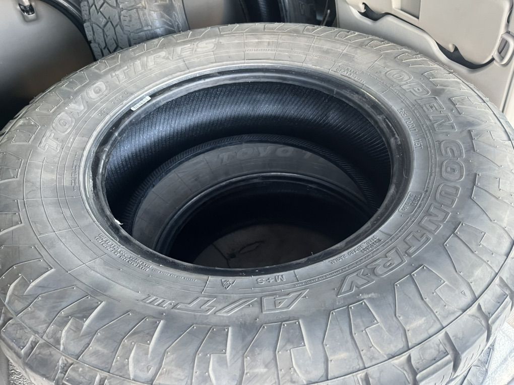 (4) 265/70/17 Toyo Open Country AT 3 265/70/r17