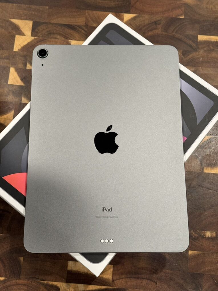iPad Air 4th Generation – 64GB Wi-Fi – 11”