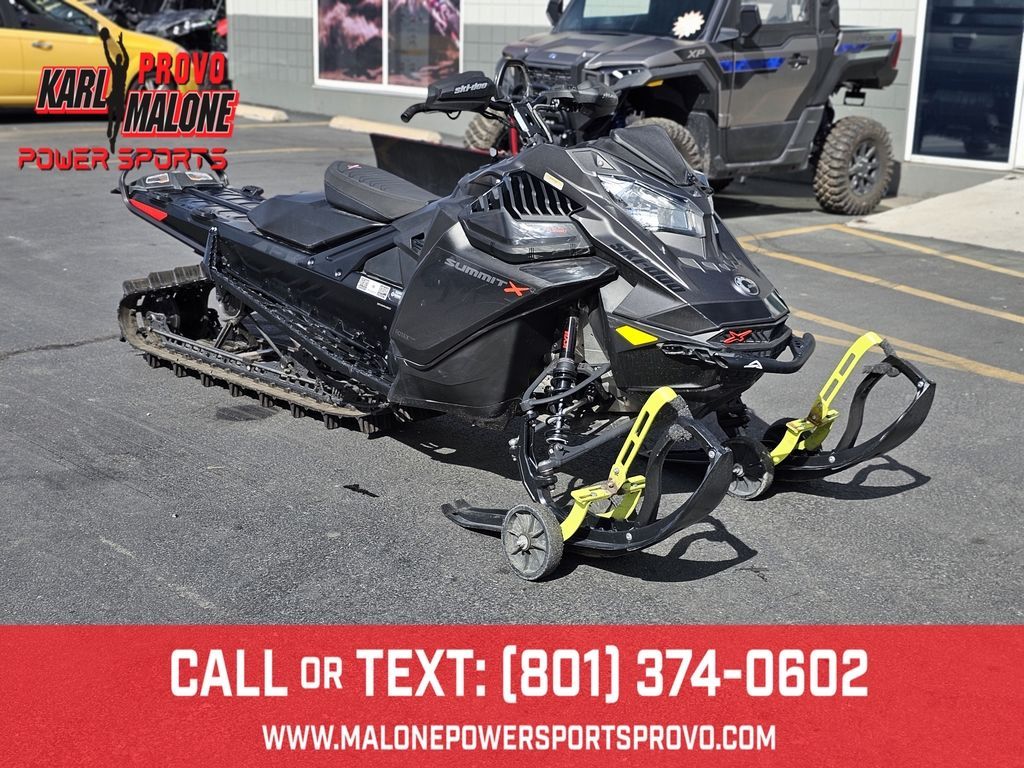2022 SKI-DOO Summit X with Expert Package 154 850
