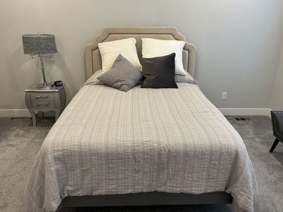 Complete Queen Size Bedroom Furniture Set