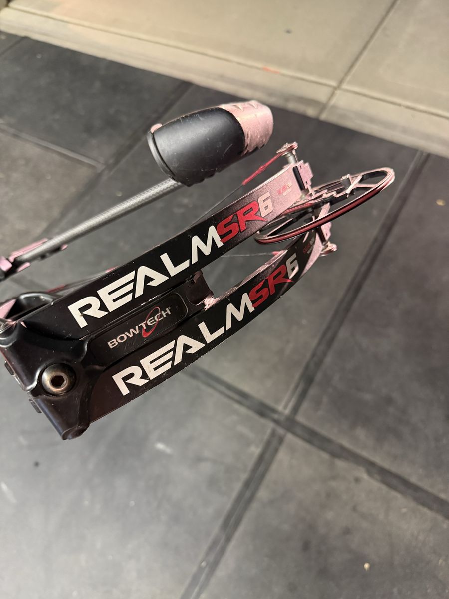 Bowtech Realm SR6 
