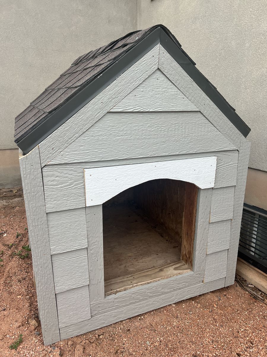 Large Insultaed Dog House