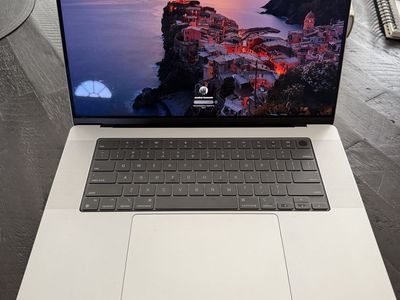 2021 16 inch M1 MacBook Pro 16gb Ram 1tb Used - Great Condition