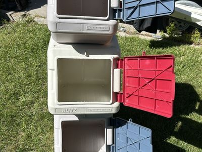 (3) Blitz Stack&Store pet food containers.
