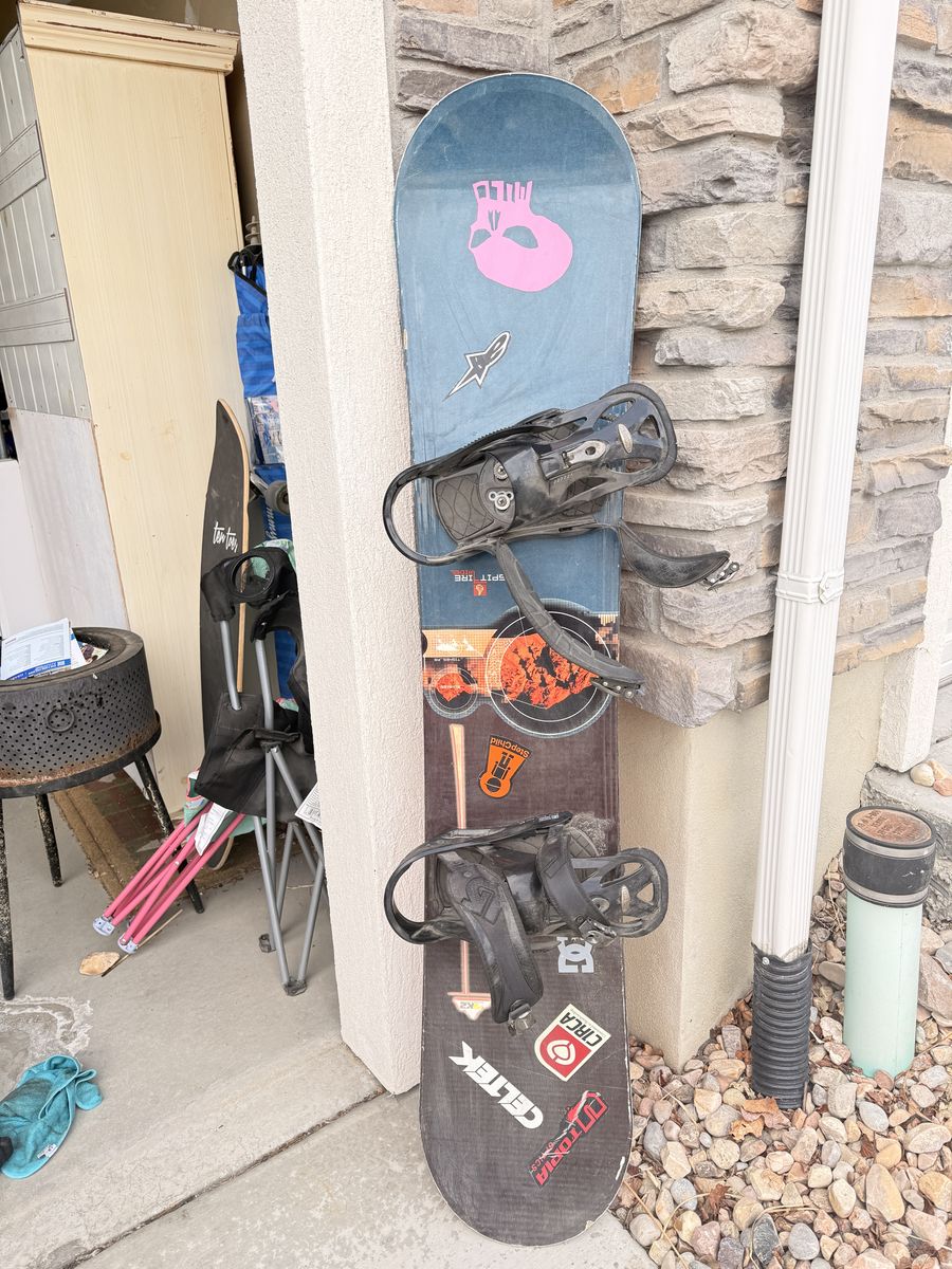 153 cm K2 Wide Snowboard + Burton Bindings Men’s