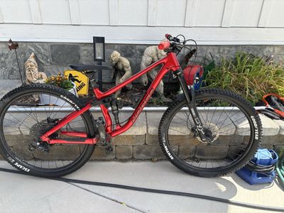 Medium 29er Norco Fluid FS3 with DVO suspension.