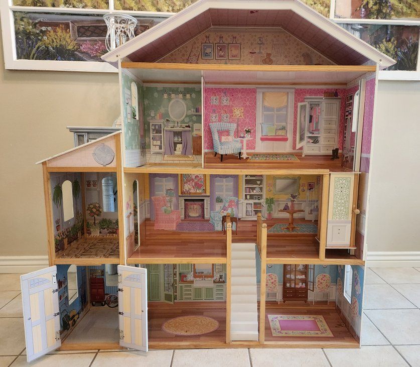 Extra Large KidKraft Doll House