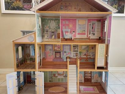 Extra Large KidKraft Doll House