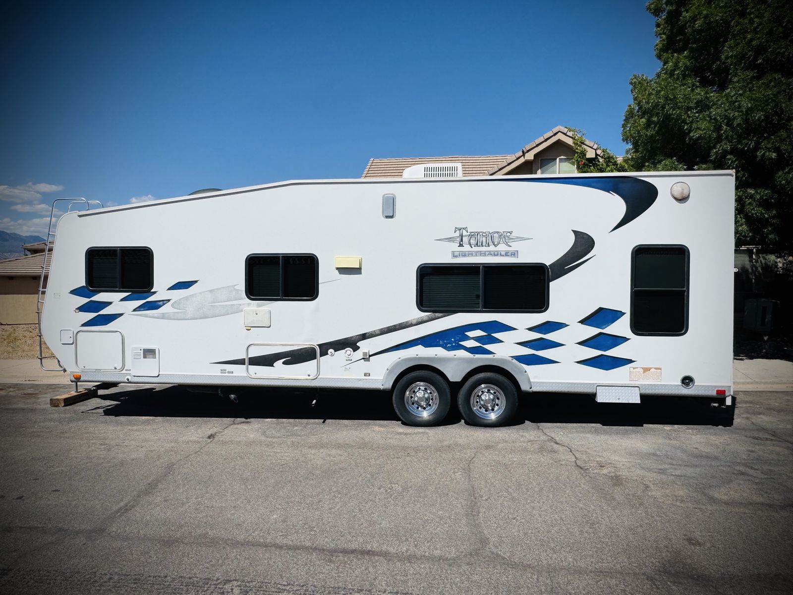 2008 Thor Tahoe 26FS Toy Hauler Generator Clean