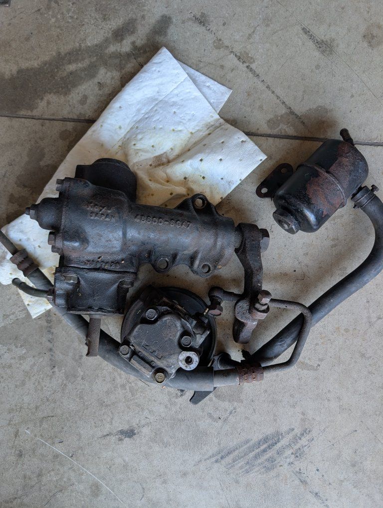 Suzuki sidekick/geo tracker power steer box and pump and reservoir