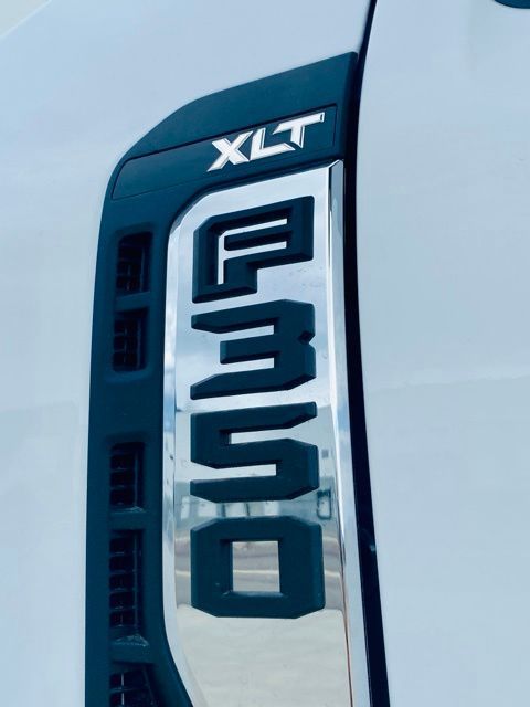 Main image 10