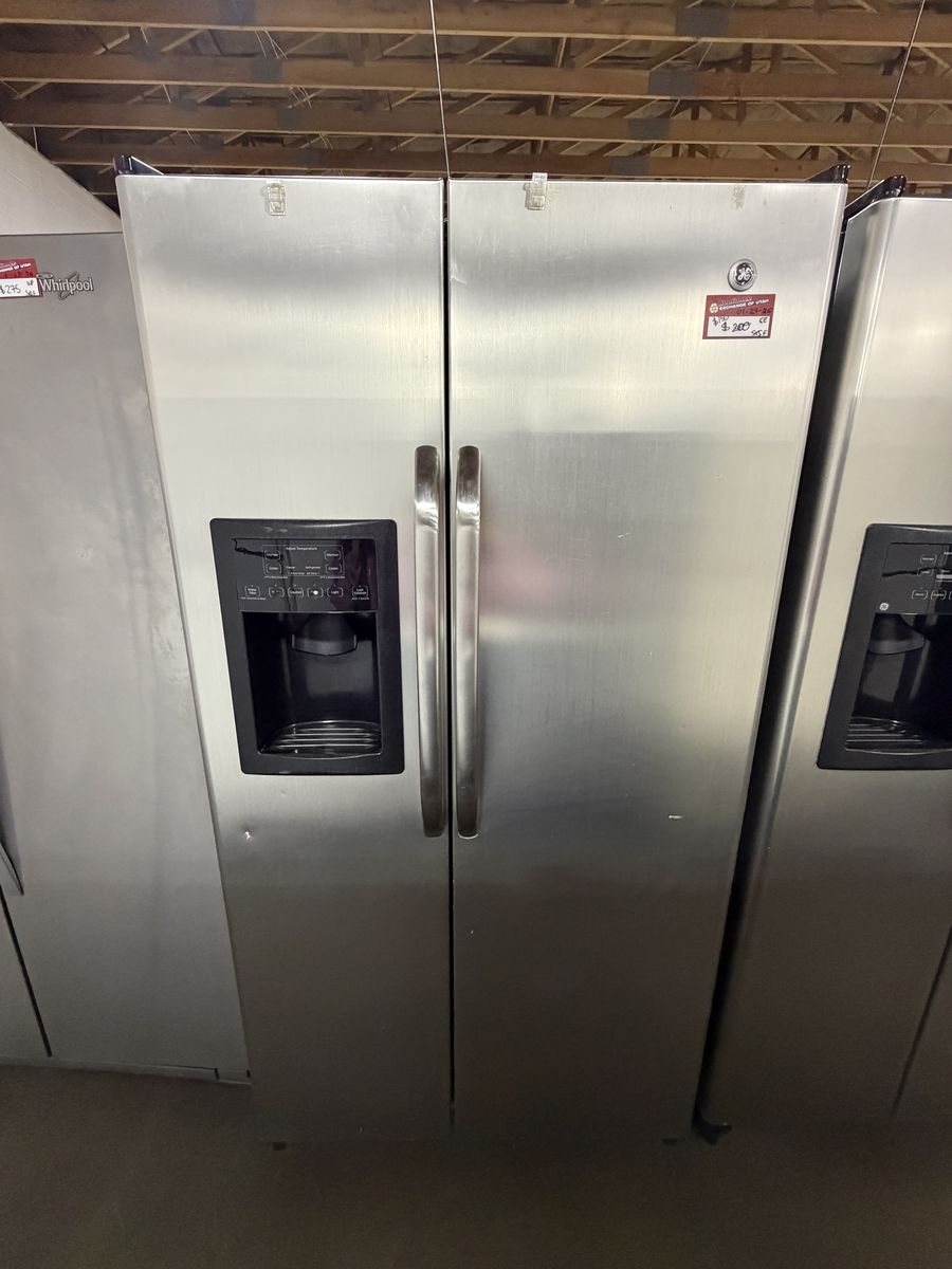 BEST SAVINGS! GE SIDE BY SIDE FRIDGE W-WARRANTY