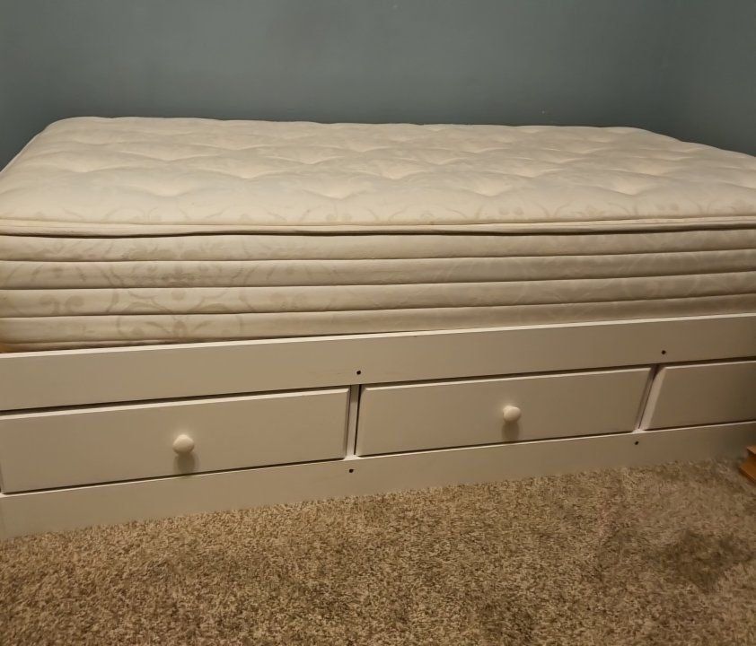 Main image 3
