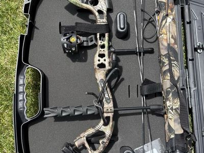 Bear Archery Cruzer Lite RTH Compound Bow Package - Camo RH with Case