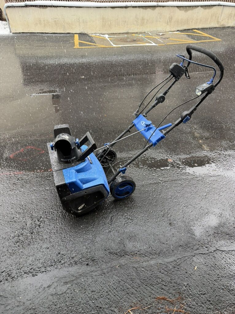 SnowJoe 21 Electric Snow Blower