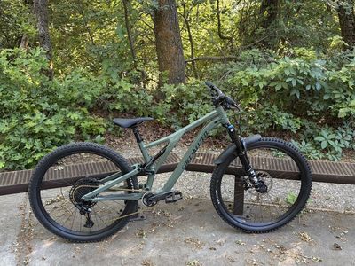2022 Specialized Stump-jumper alloy comp