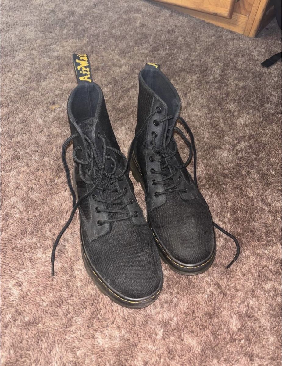 Dr  Martens Boots