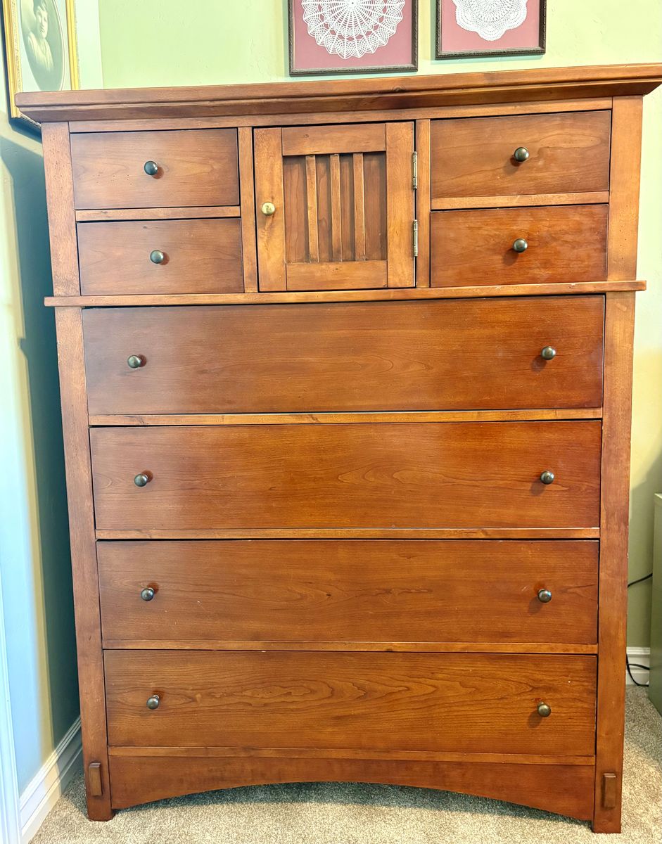 Dresser set