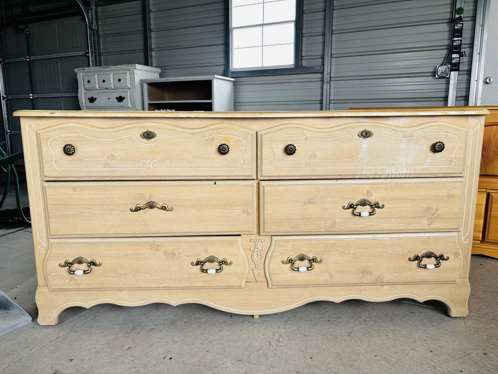 Dresser