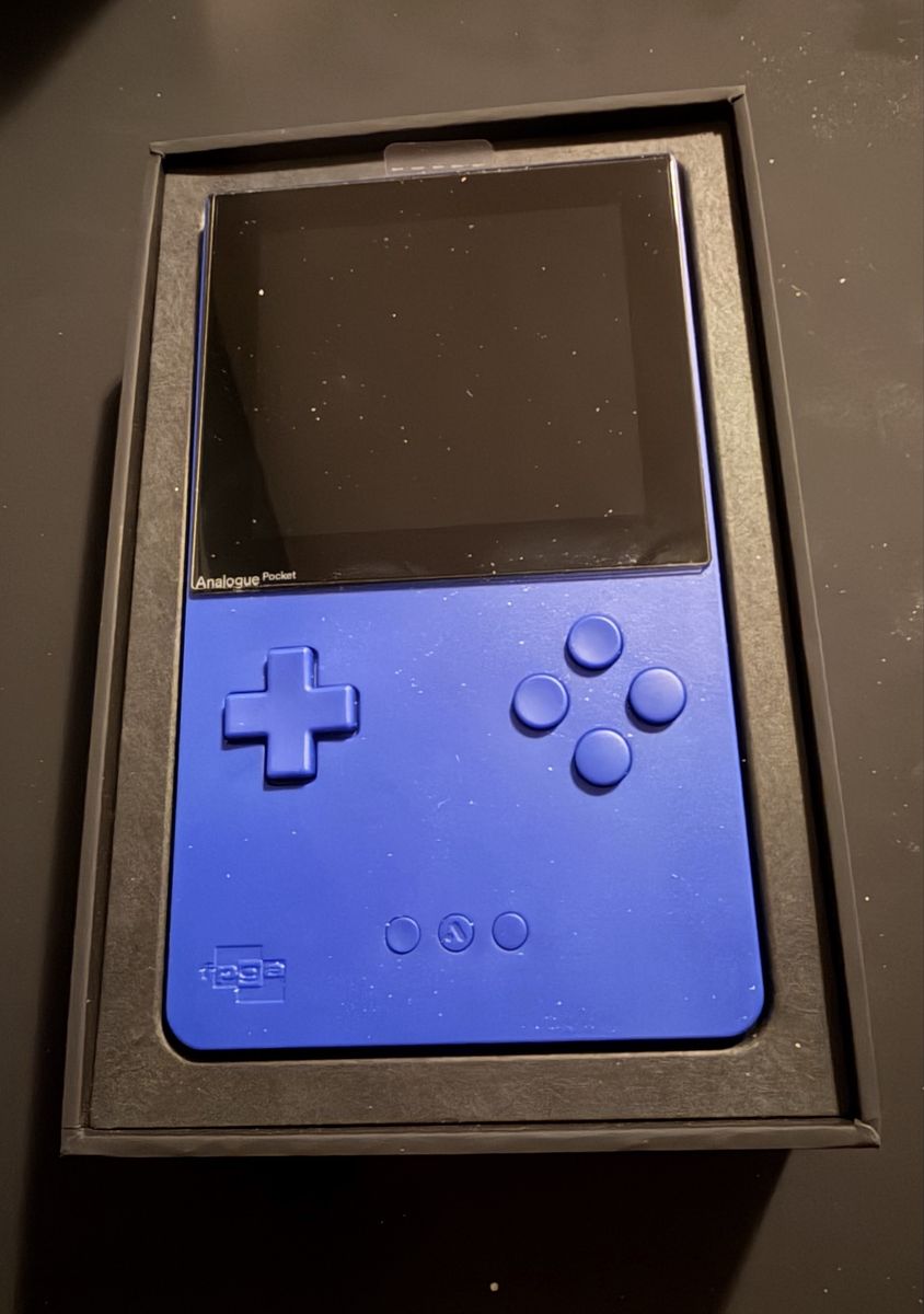 Analogue Pocket blue in box with screen protector