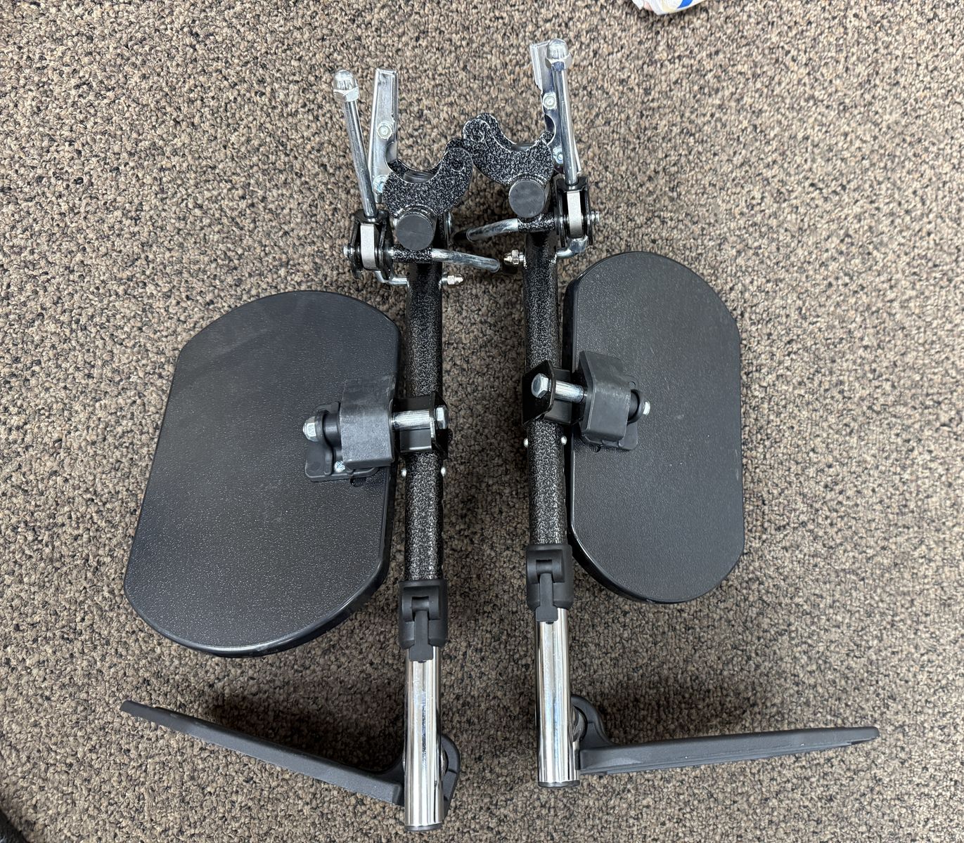 Universal Wheelchair Elevating Legrests (Pair) 44200p027