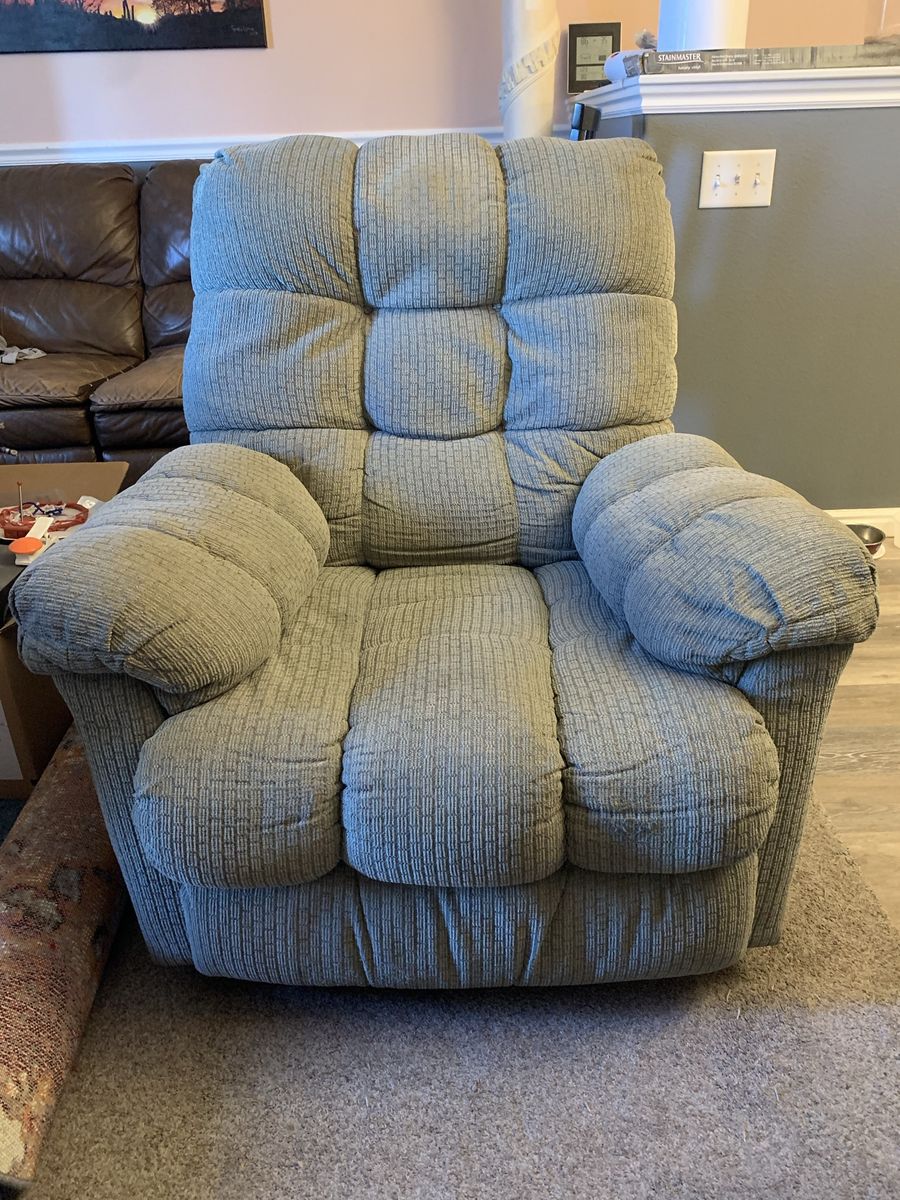 Free rocking recliner 