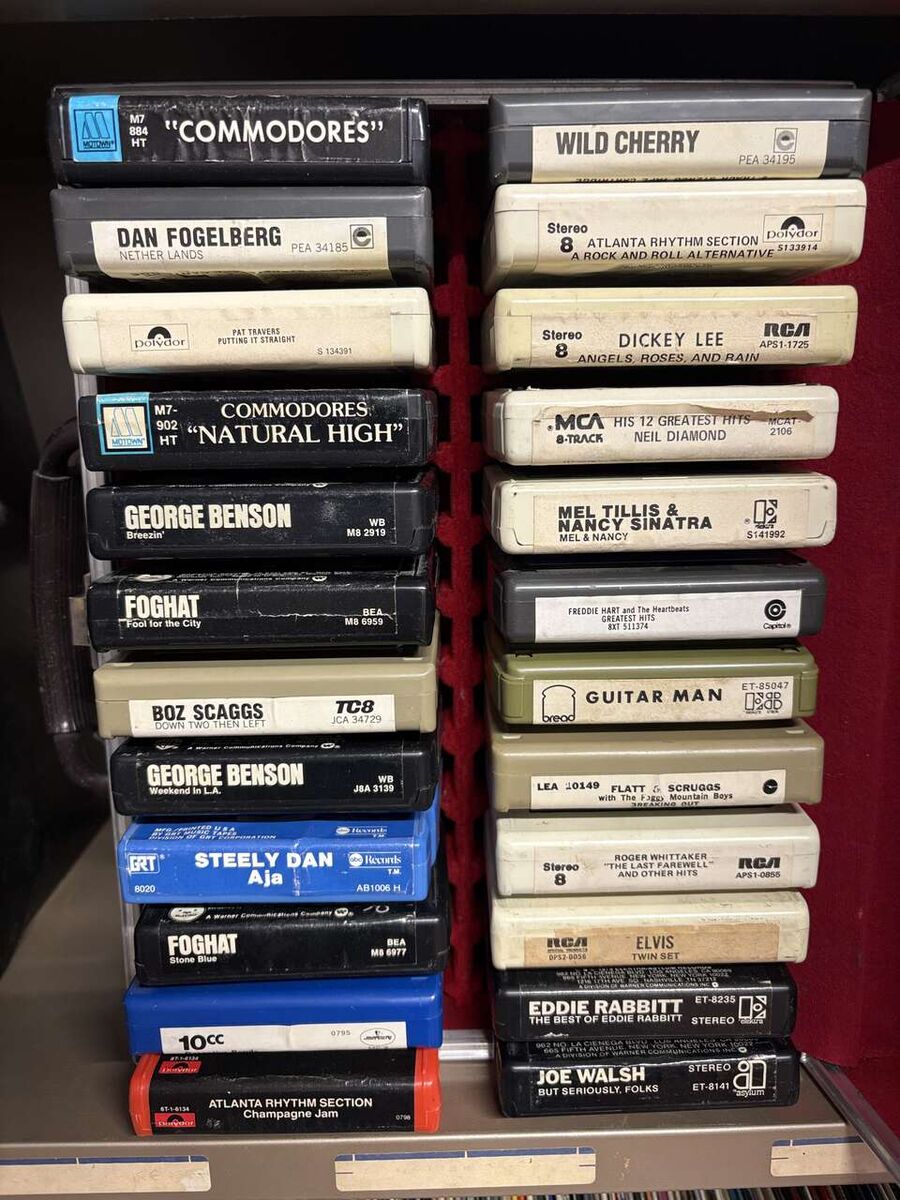 Awesome 8 track music cassette tapes Groovy tunes nice selection audio Foghat, Bread, Steely Dan cassettes vintage eight track