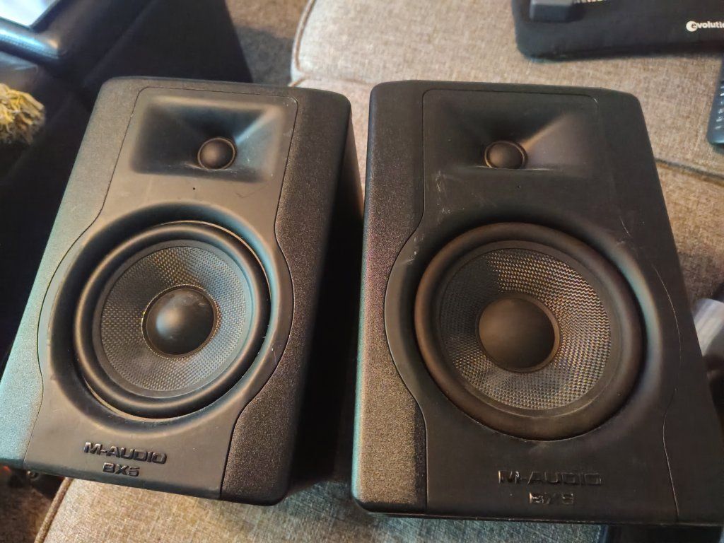 m audio bx5 d3 5" studio monitor speakers in great condition