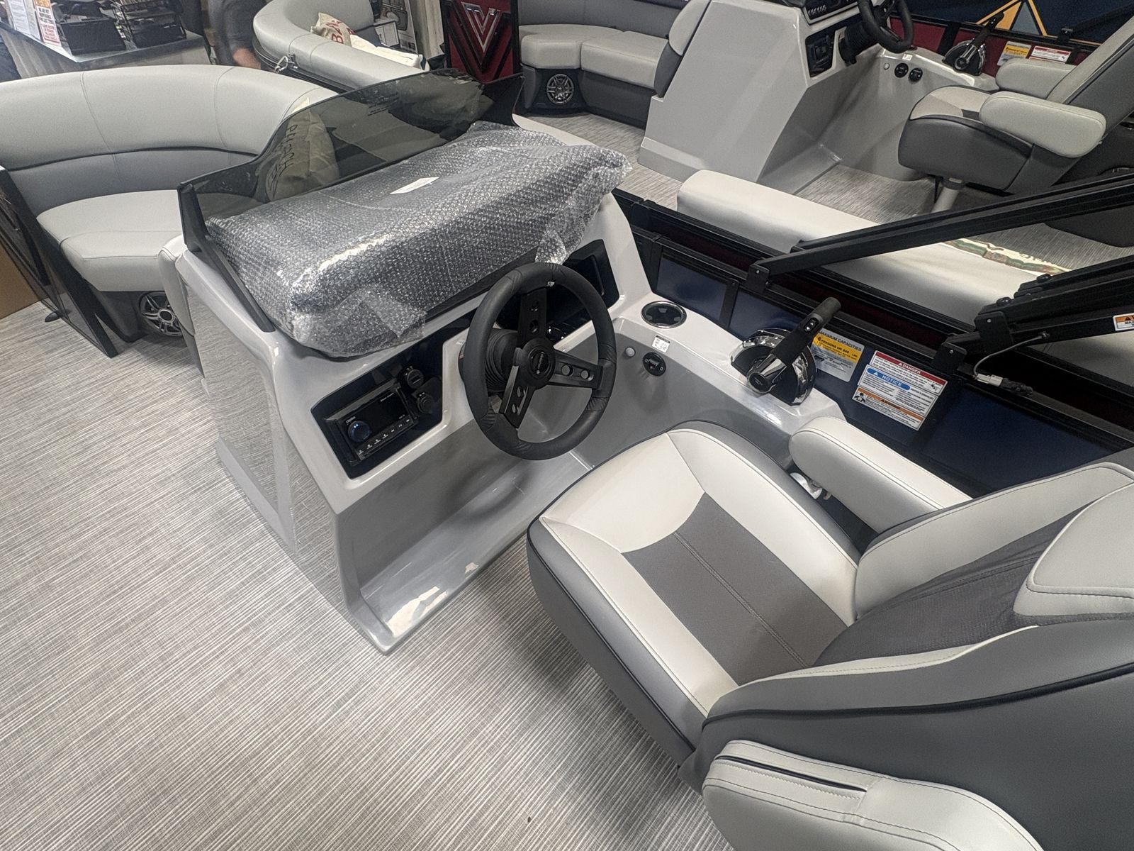 2025 Viaggio V16U Pontoon CLEARANCE PRICING!