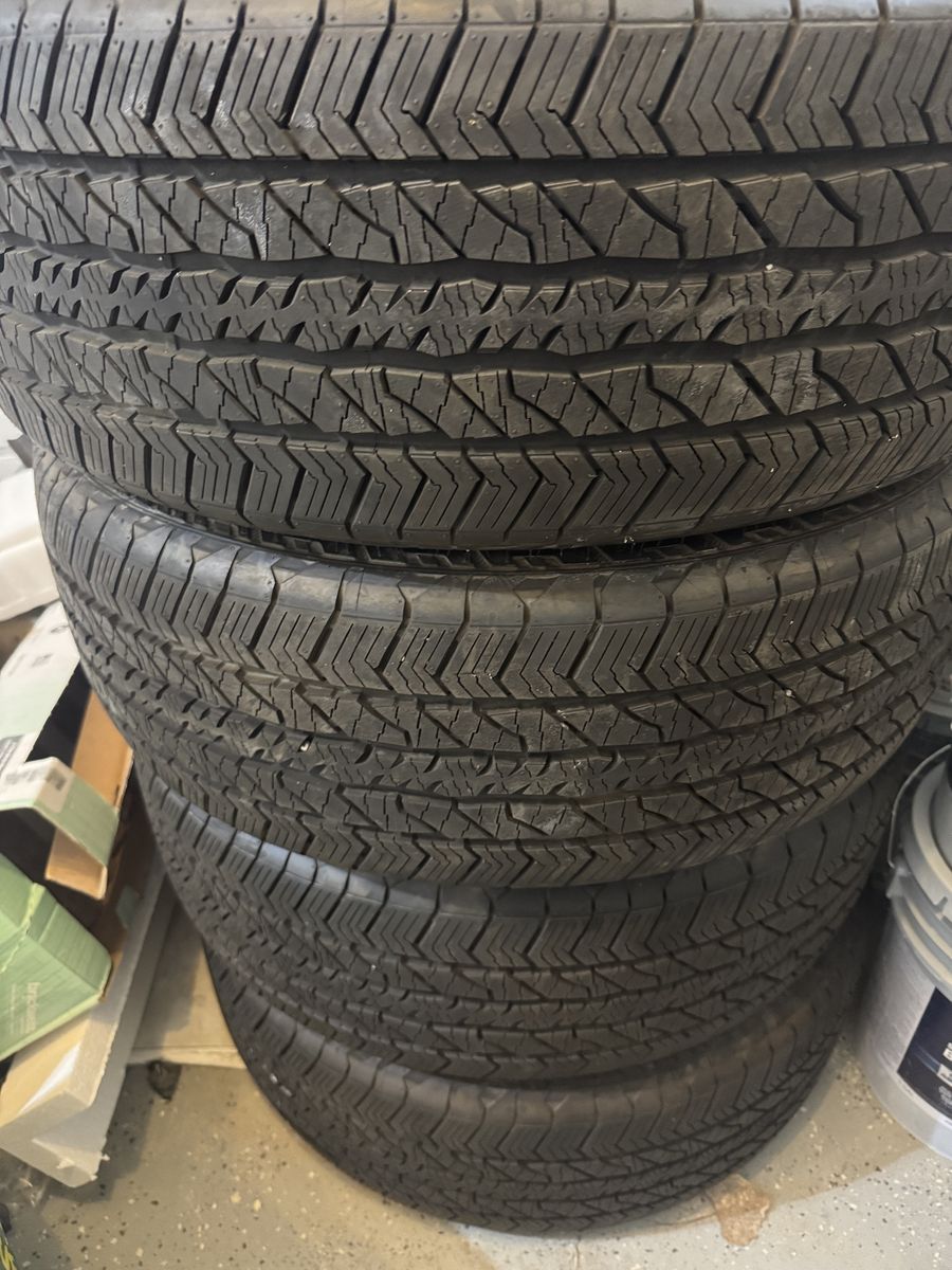 Hankook Dynapro AT2 275/60R20 115T Tires - Set of 4, Less than 100 Miles