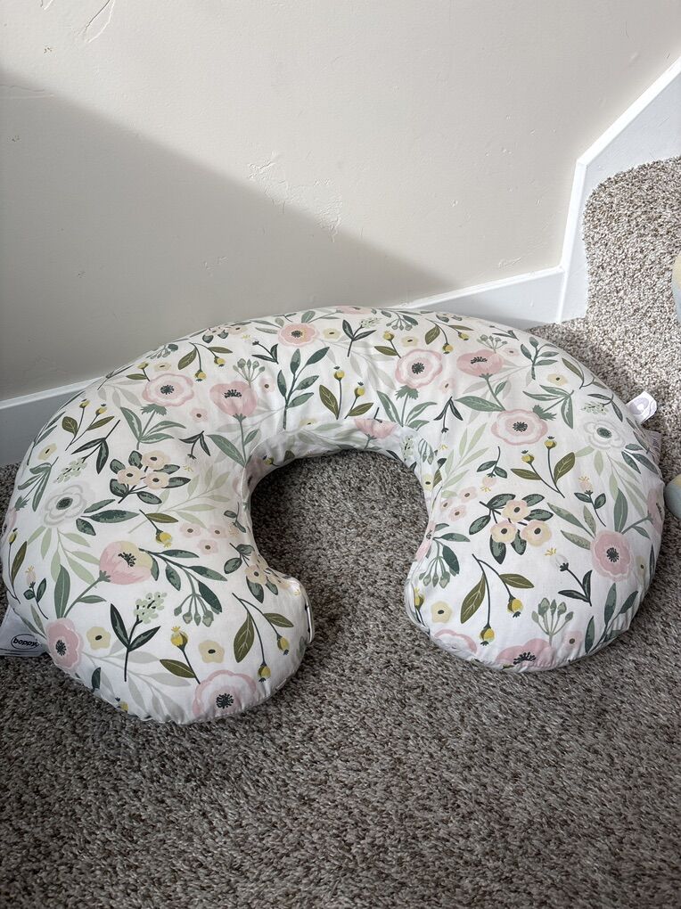 Boppy Nursing pillow