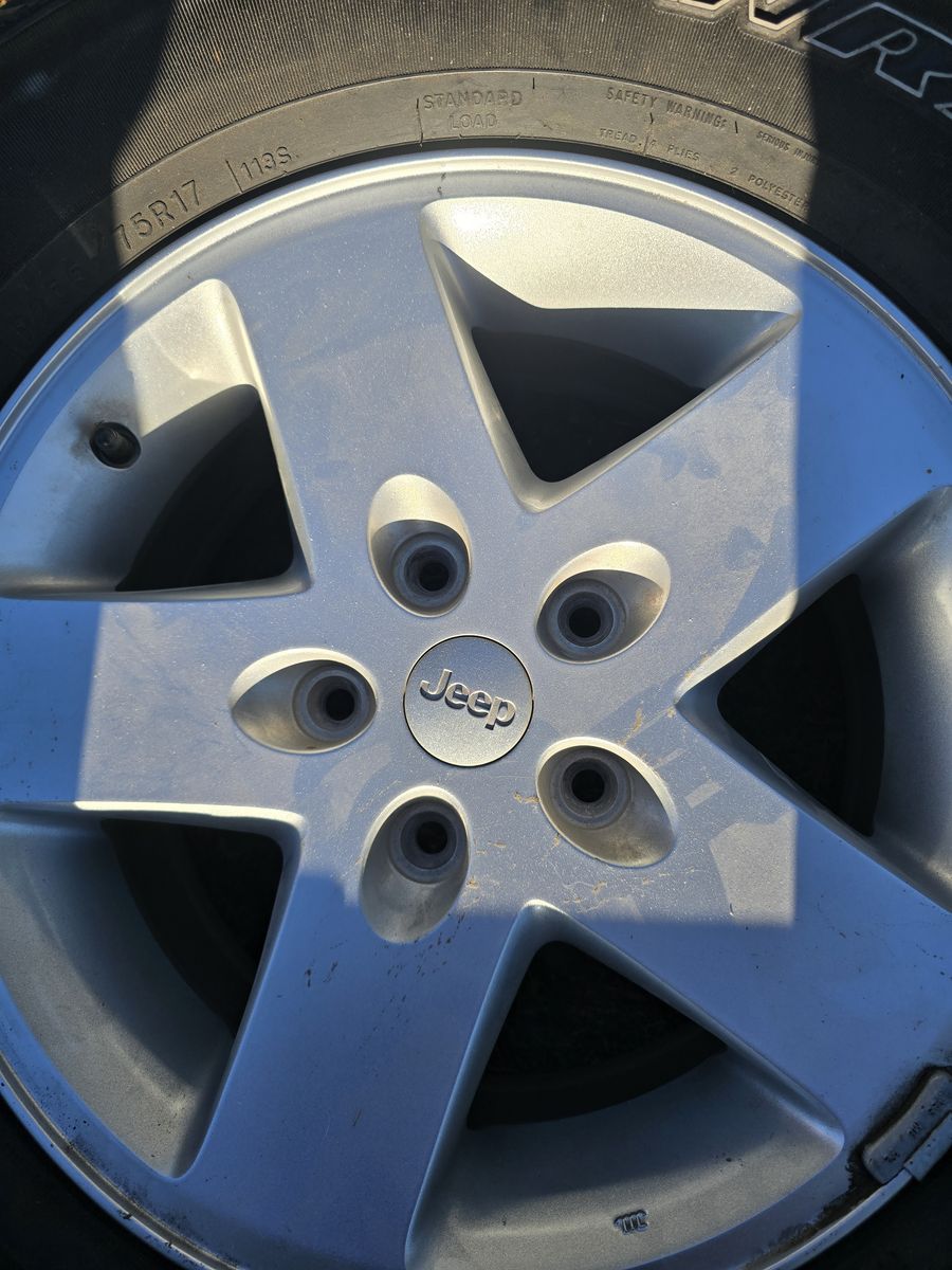 Main image 3