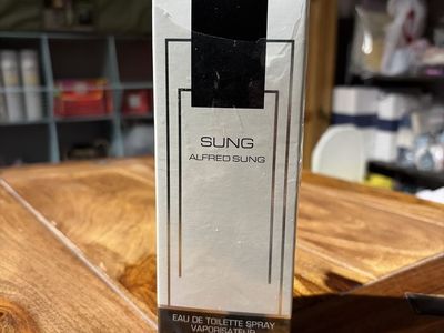 Brand New Sung ( Alfred Sung) Eau De ToiletteSpray