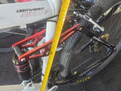 Genesis Lightweight Mountain Bike, White, Shimano Tourney, tire size 26.