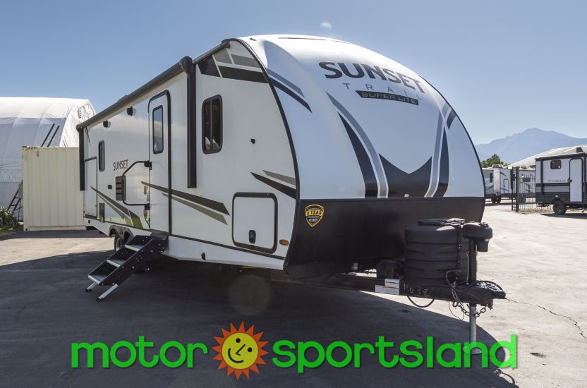 2022 Crossroads Sunset Trail 253RB Rear Bath Kitchen Island U-Shaped Dinette