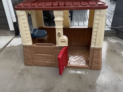 Fisher-Price Plastic Outdoor Playhouse - Durable Kids' Toy for Ages 2+