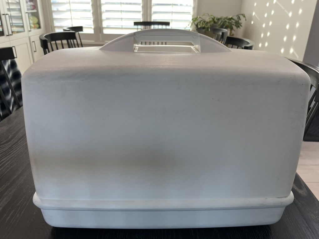 Sewing machine hard cover /carrying case.