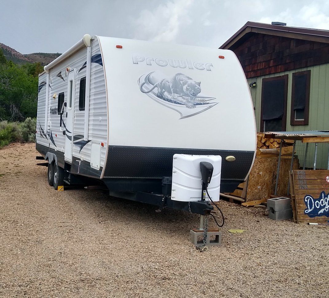 2011 Prowler one owner excellent condition (Fruitland Ut)
selling 2011