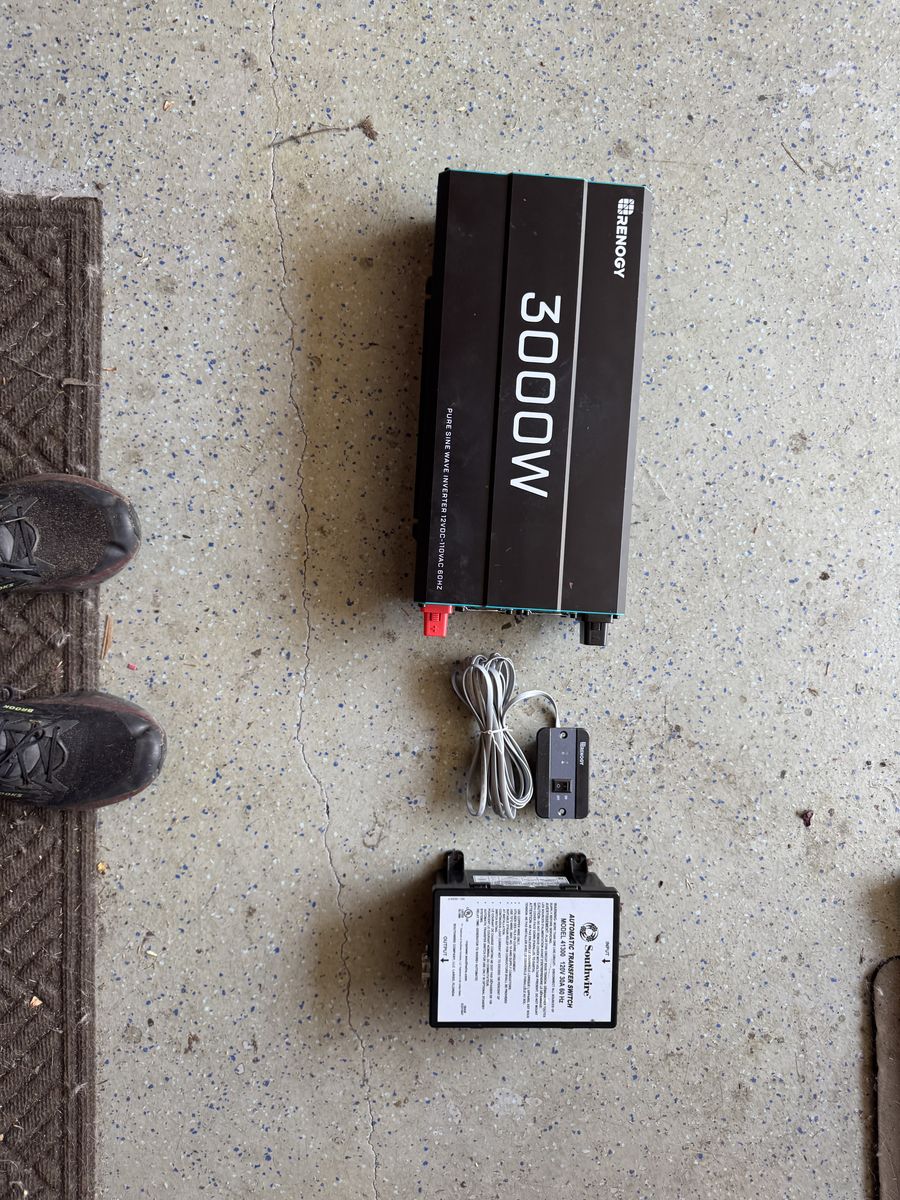 Renogy 3000W Pure Sine Wave Inverter 12VDC with Southwire Automatic Transfer Switch and Remote