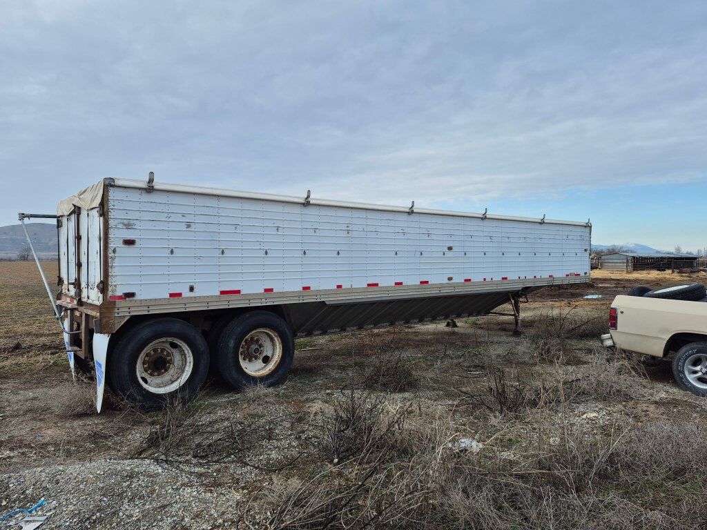 Tempie 45' Grain Trailer
