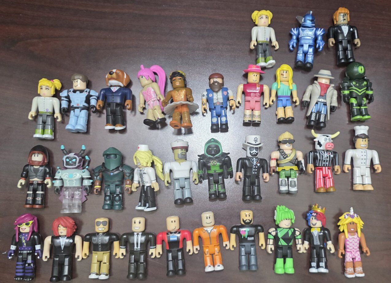 ROBLOX 33 Action Figures.