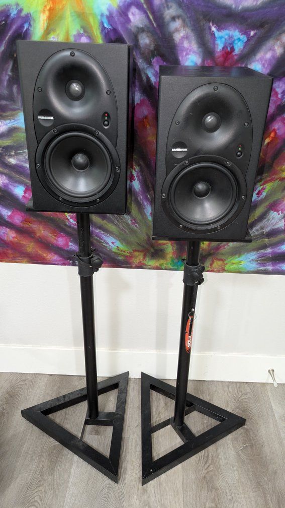 Mackie Studio Speakers with Stands