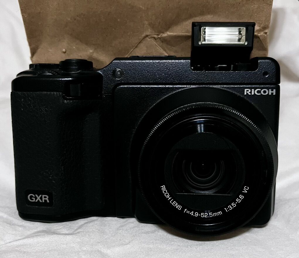 Ricoh GXR P10 Compact Camera Mint! +Extras