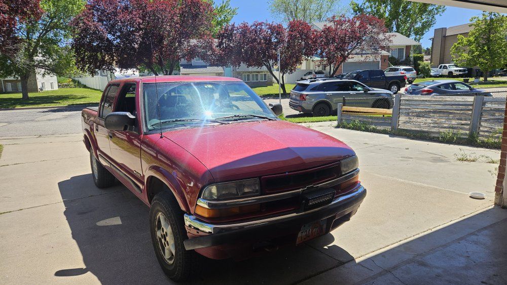 2001 Chevrolet S-10 LS