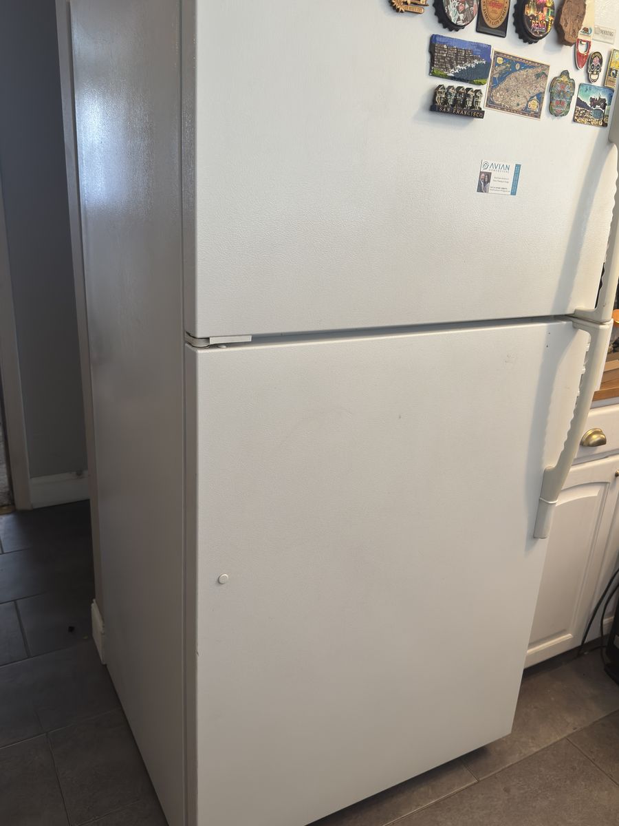 $90 Before 1pm Refrigerator 33.5”x66”x29.5” deep