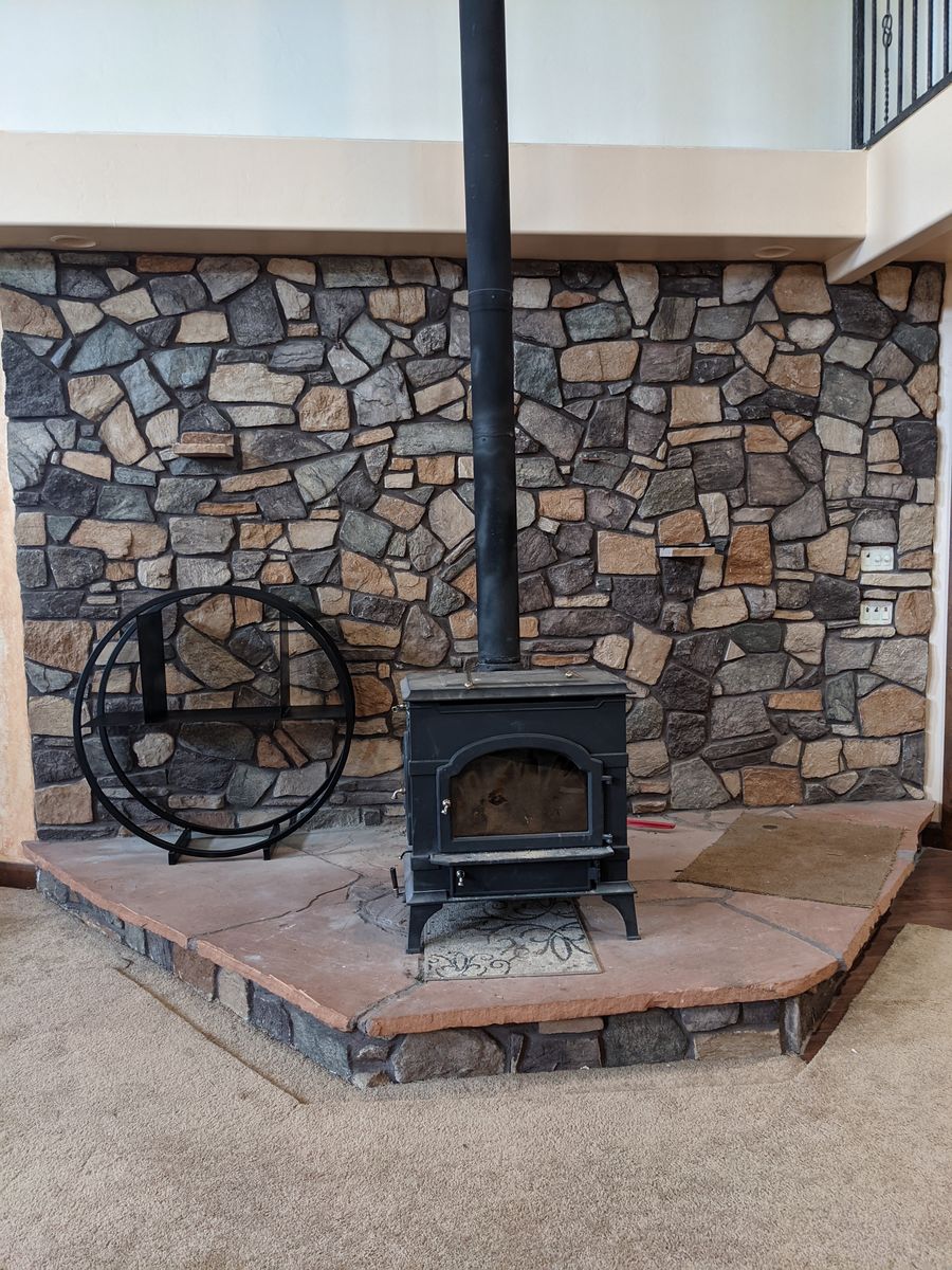 Dutchwest 2479 Wood Stove / Fireplace Insert – $100