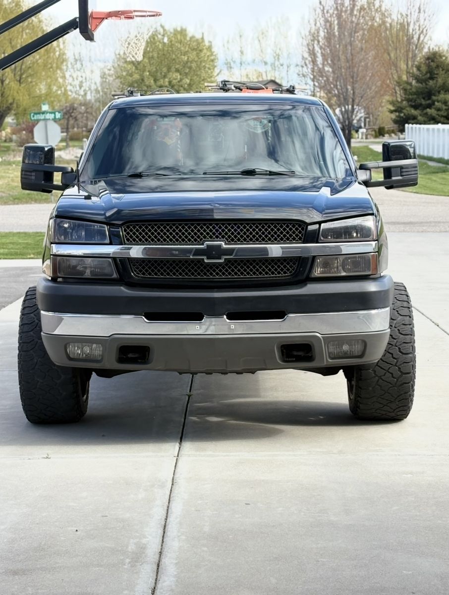 2003-2006 Chevy Silverado Headlights