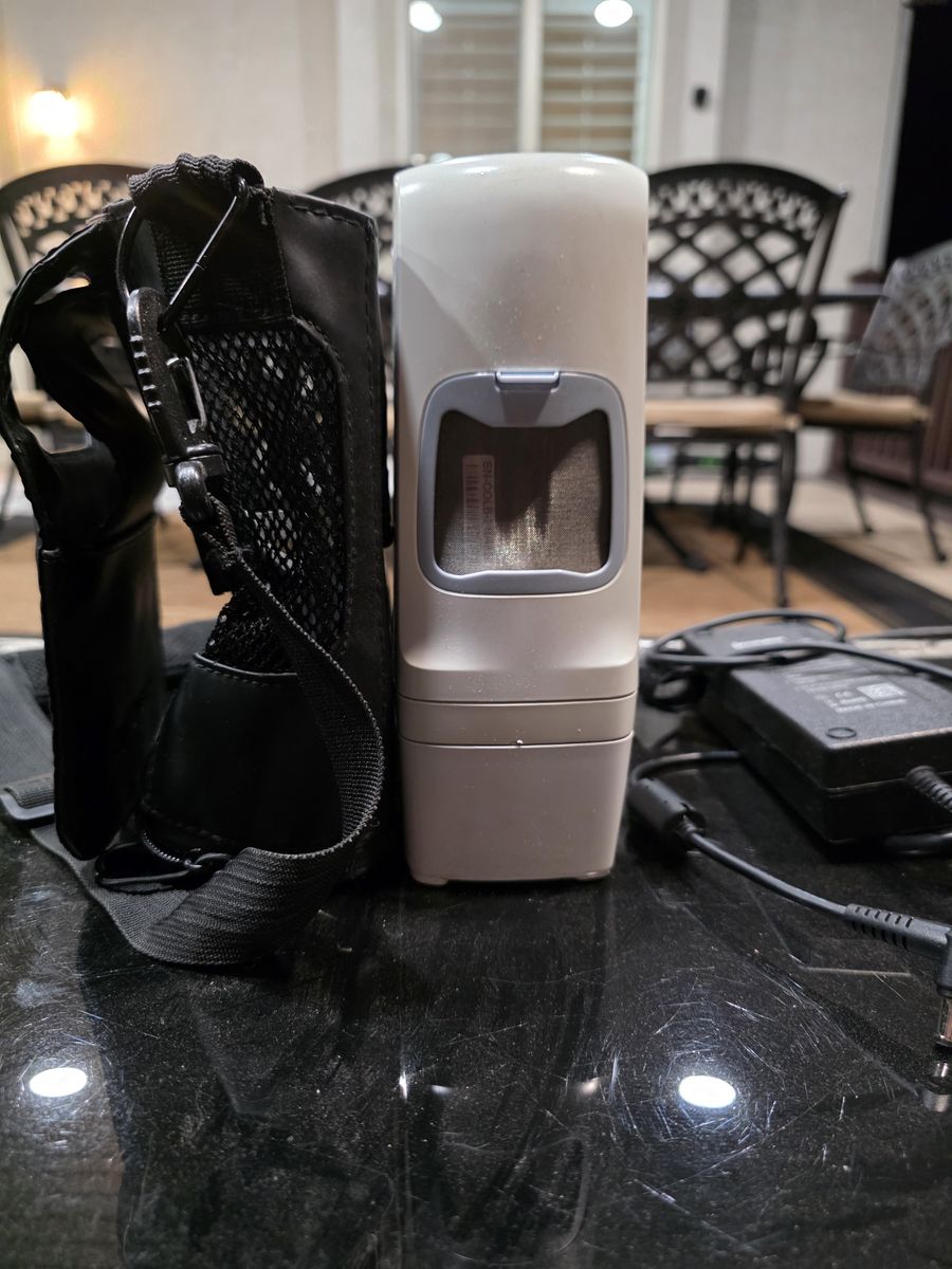 Portable oxygen concentrator