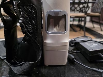 Portable oxygen concentrator
