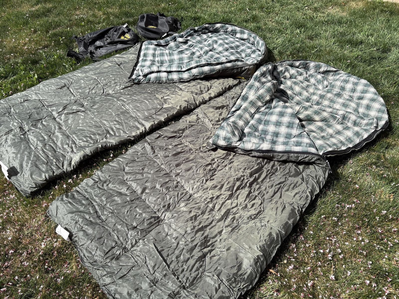 2 Nebo Sport Grizzly Sleeping Bags Can ZipTogethe